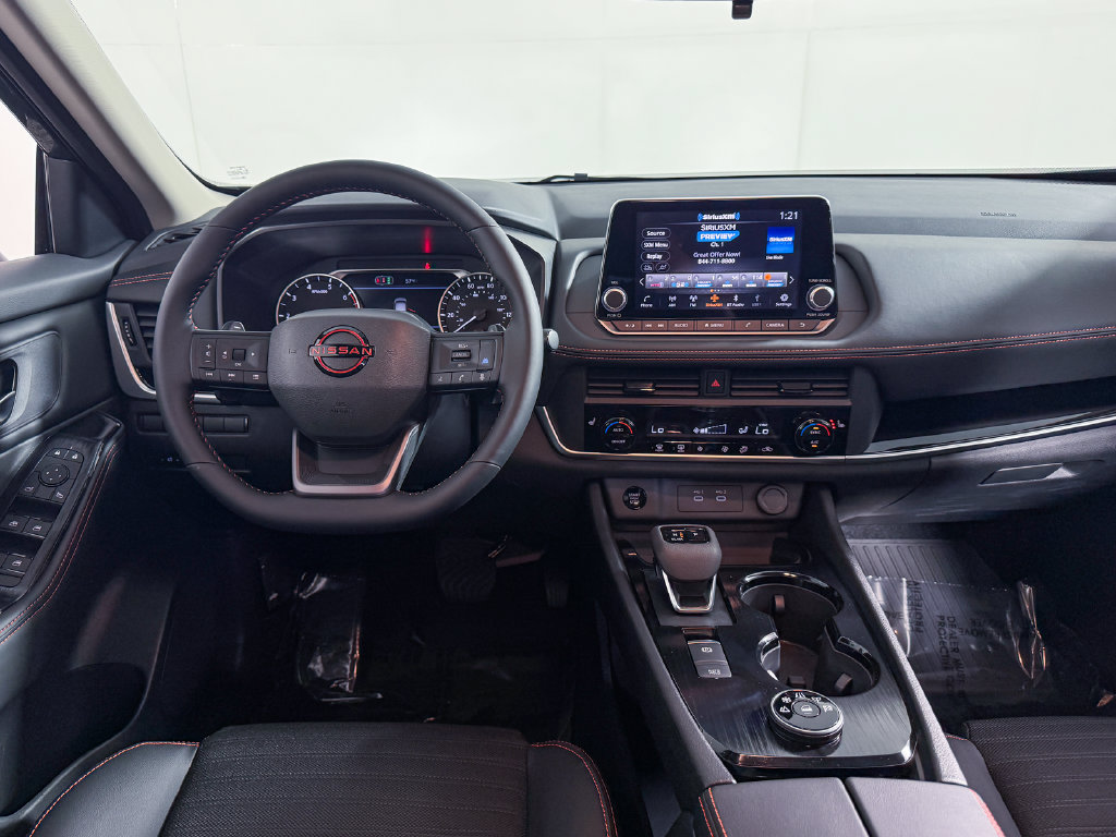 Certified 2026 Nissan Rogue SV AWD/4WD image 16