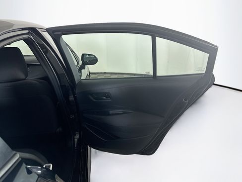 Used 2025 Toyota Corolla LE image 30