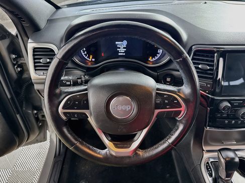 Used 2022 Jeep Grand Cherokee Laredo X AWD/4WD image 16