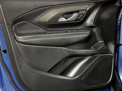 Used 2024 GMC Terrain SLE image 24