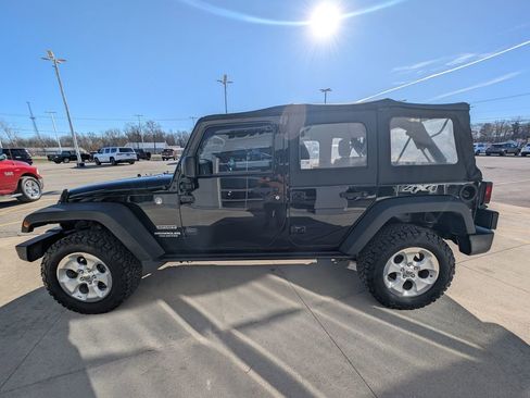 Used 2016 Jeep Wrangler Unlimited Sport image 7