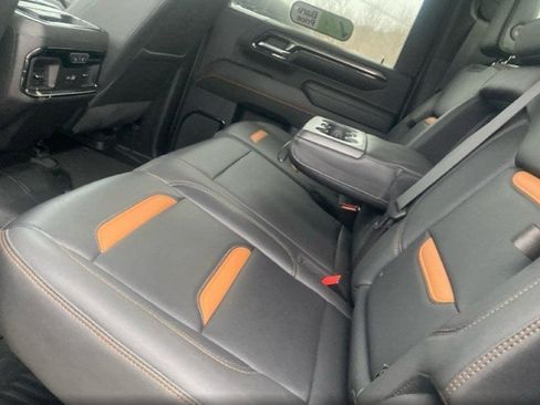 Used 2024 GMC Sierra 2500 AT4 w/ AT4 Preferred Package image 6