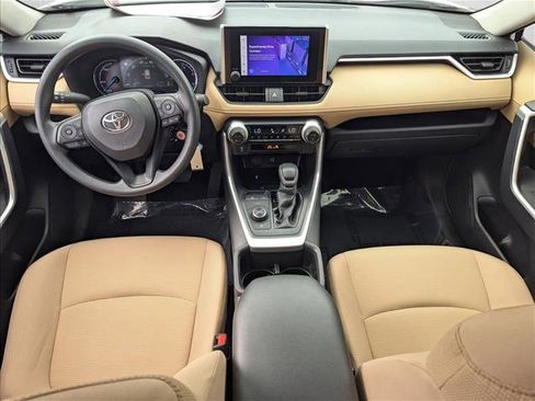 Used 2023 Toyota RAV4 LE AWD/4WD image 18