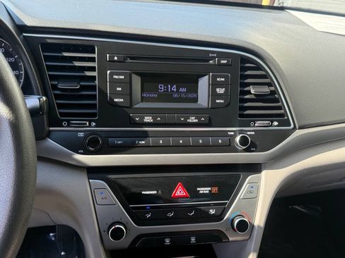 Used 2017 Hyundai Elantra SE FWD image 10