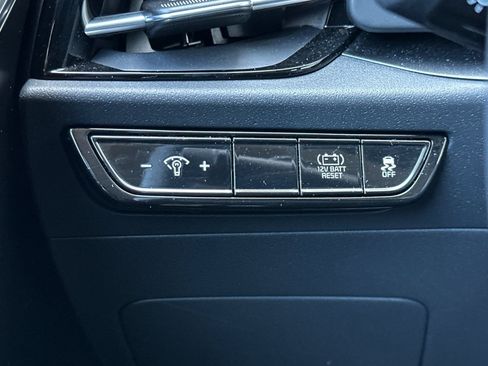 Certified 2025 Kia Niro LX FWD image 29