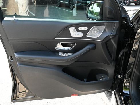 Used 2021 Mercedes-Benz GLS 580 4MATIC image 19
