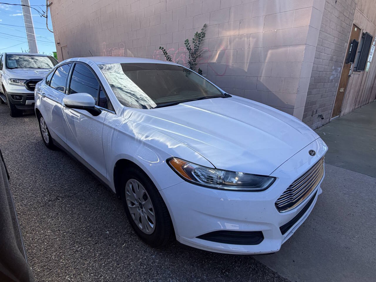 Used 2014 Ford Fusion S FWD image 2