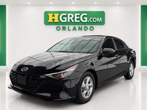 Used 2023 Hyundai Elantra SE FWD image 4