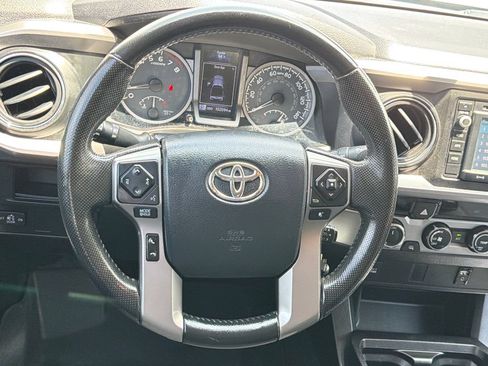 Used 2016 Toyota Tacoma SR5 w/ Towing Package AWD/4WD image 14