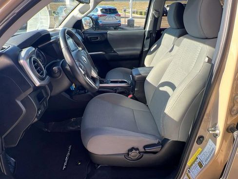 Used 2017 Toyota Tacoma SR5 image 37