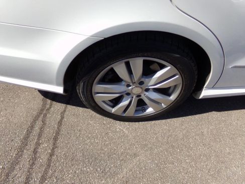 Used 2013 Mercedes-Benz E 350 BlueTEC Sedan image 36