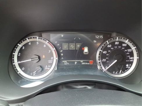 Used 2024 Toyota Highlander LE FWD image 22