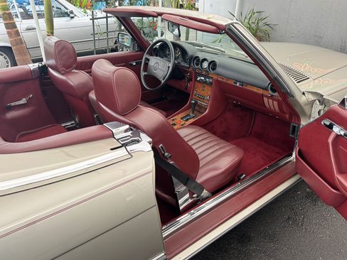 Used 1987 Mercedes-Benz 560 SL image 26