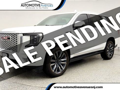 Used 2022 GMC Yukon Denali w/ Advanced Technology Package image 1
