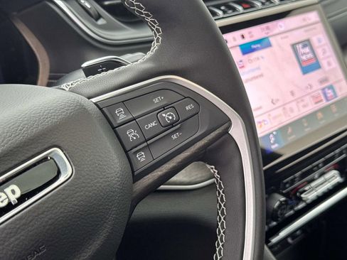 New 2025 Jeep Grand Cherokee L Limited image 30