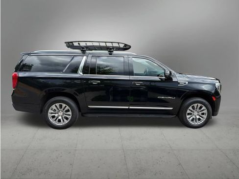 Used 2024 GMC Yukon XL Denali AWD/4WD image 6