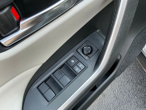 Used 2021 Toyota RAV4 XLE image 16