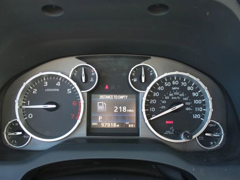 Used 2016 Toyota Tundra Limited w/ Limited Premium Package image 34