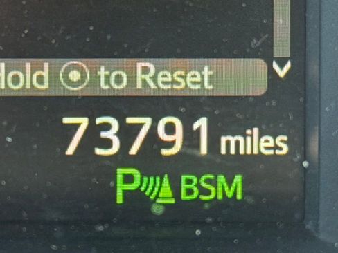 Used 2019 Toyota Highlander Limited w/ Carpet Mat Package (TMS) image 25