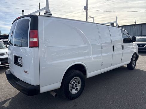 Used 2015 GMC Savana 3500 Extended image 5