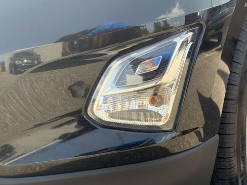 Used 2019 Chevrolet Equinox LT w/ Driver Convenience Package FWD image 12