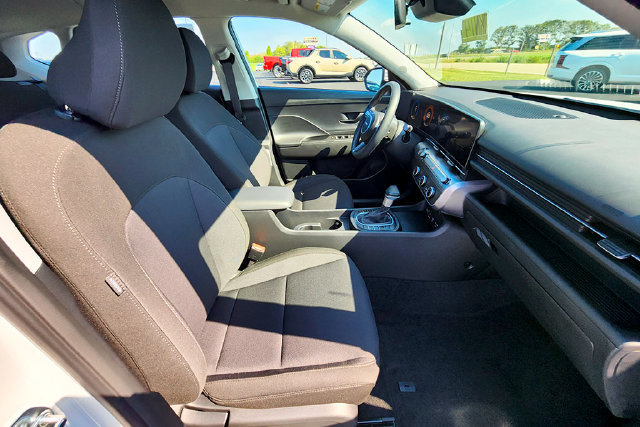 New 2027 Hyundai Kona SE FWD image 20
