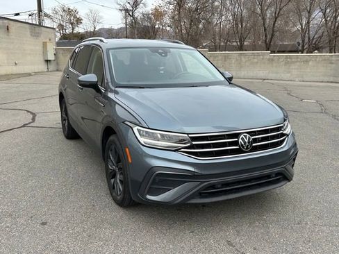 Used 2024 Volkswagen Tiguan SE FWD image 12