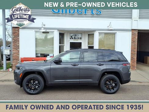 New 2026 Jeep Grand Cherokee Altitude AWD/4WD image 1