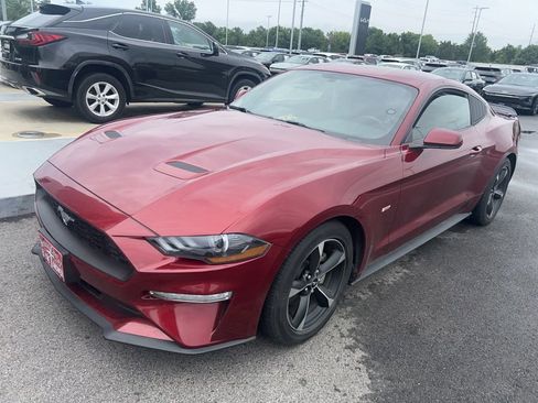 Used 2018 Ford Mustang Coupe RWD image 3