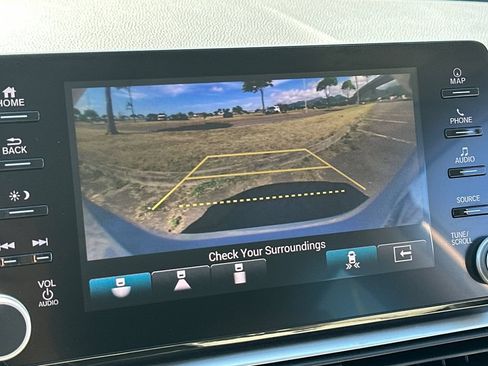 Used 2018 Honda Accord Touring image 16