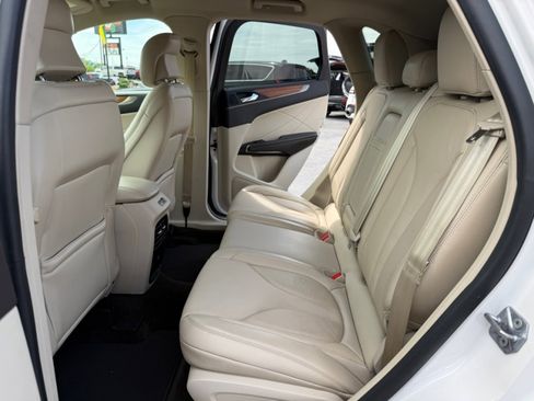 Used 2019 Lincoln MKC Select w/ MKC Climate Package FWD image 27
