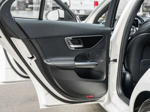 Used 2025 Mercedes-Benz C 300 4MATIC Sedan image 38