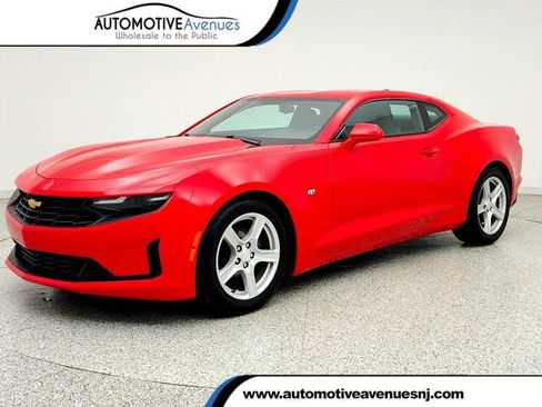 Used 2020 Chevrolet Camaro LT RWD image 1