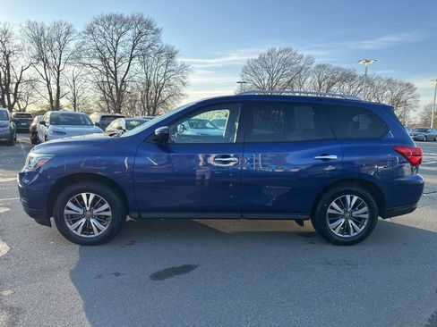 Used 2020 Nissan Pathfinder S image 2