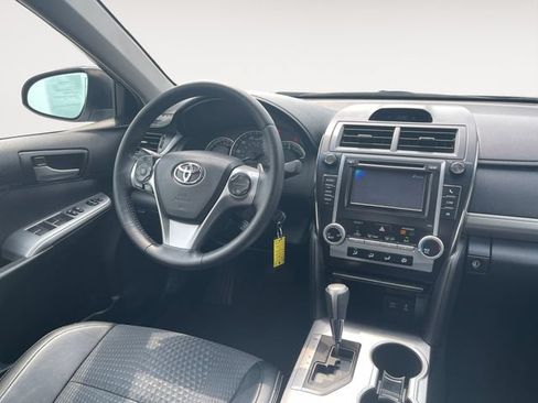 Used 2012 Toyota Camry SE FWD image 10