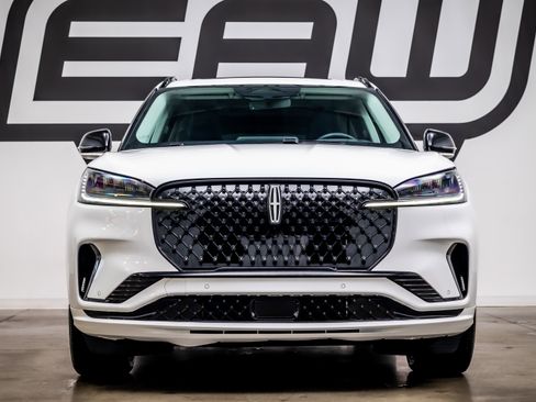 Used 2026 Lincoln Aviator Reserve w/ Jet Appearance Package RWD image 3