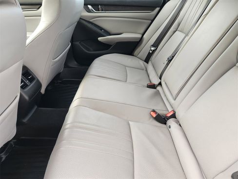 Certified 2018 Honda Accord Touring image 29