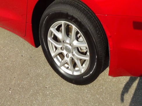 Certified 2025 Chrysler Pacifica Select FWD image 9