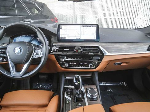 Certified 2023 BMW 530e 530e w/ Convenience Package image 9