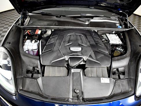 Used 2019 Porsche Cayenne image 50