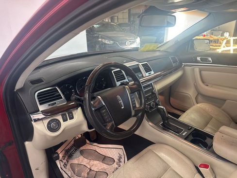 Used 2011 Lincoln MKS image 7