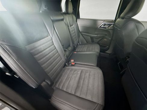 New 2026 Mitsubishi Outlander SE image 21