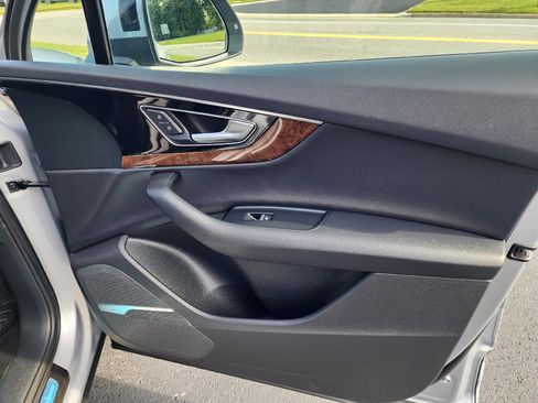 Used 2018 Audi Q7 3.0T Premium Plus w/ Premium Plus Package image 14