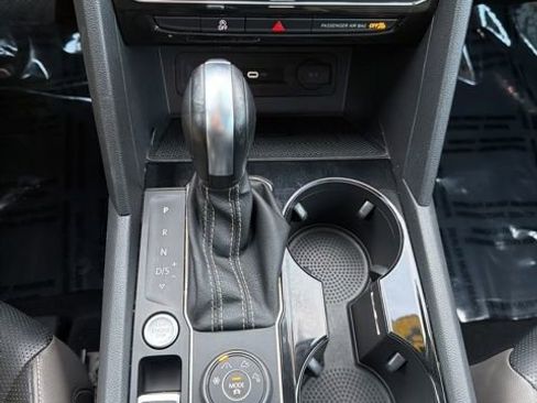 Used 2023 Volkswagen Atlas SEL AWD/4WD image 14