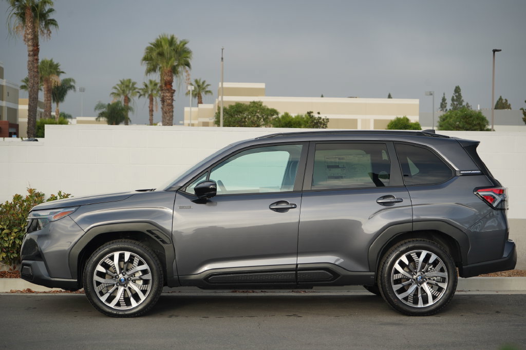 New 2026 Subaru Forester Touring AWD/4WD image 3