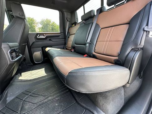 Used 2025 Chevrolet Silverado 3500 High Country AWD/4WD image 32
