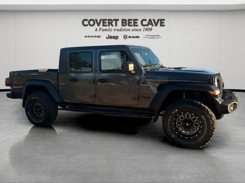 Used 2020 Jeep Gladiator Sport w/ Quick Order Package 23S image 10