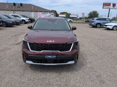 Used 2024 Kia Sorento LX FWD image 16