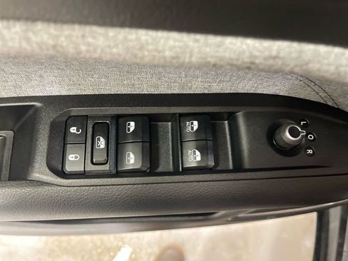 Certified 2024 Jeep Compass Latitude AWD/4WD image 13