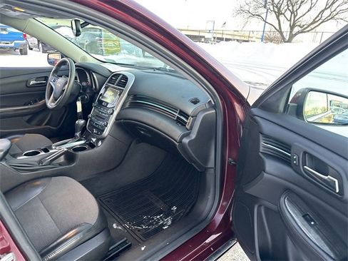 Used 2015 Chevrolet Malibu LT w/ Power Convenience Package image 21